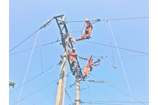 Đảm bảo cấp điện ổn định phục vụ các hoạt động chào mừng kỷ niệm 70 năm thành lập Đảng bộ huyện Trà My